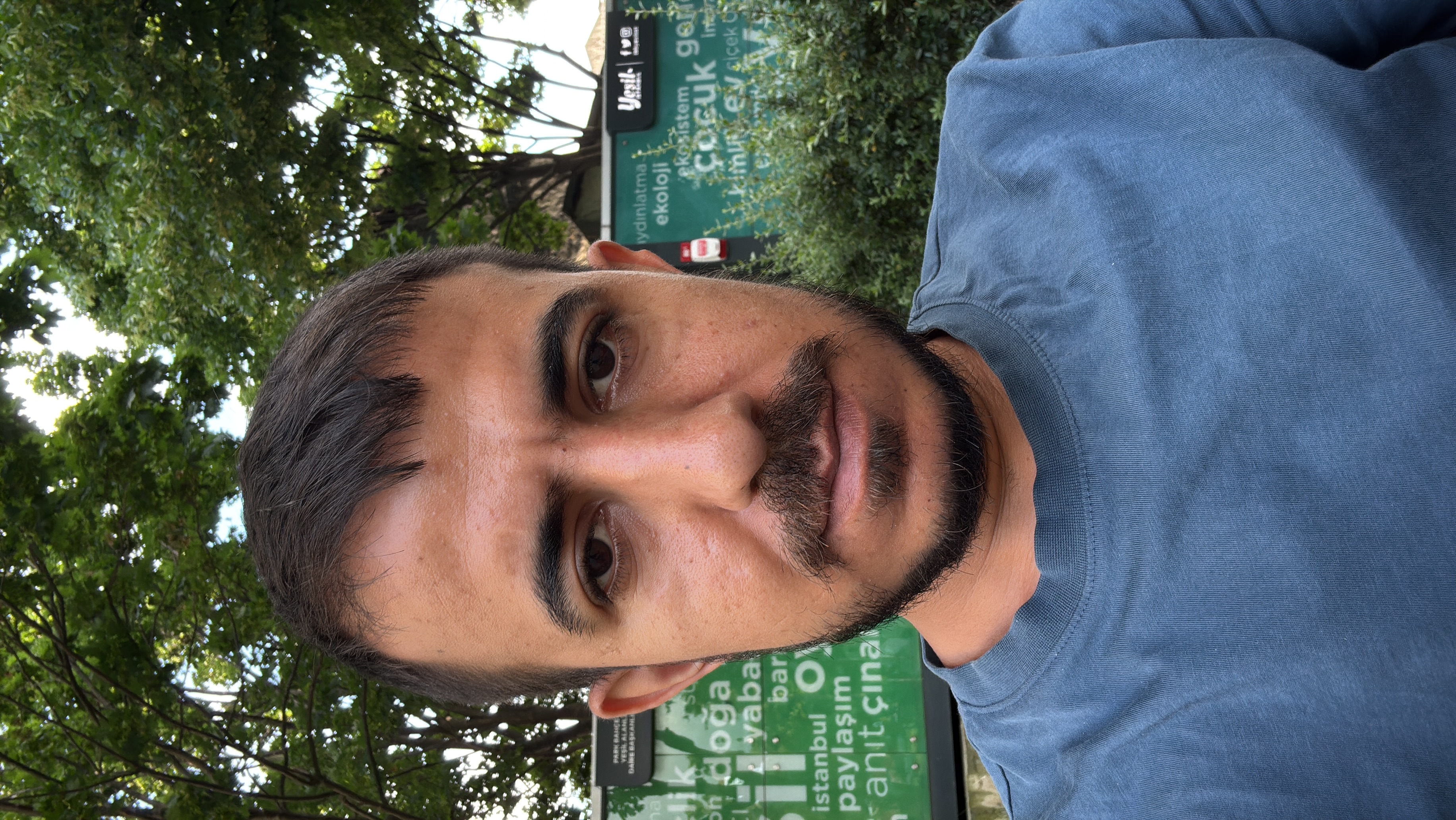Eshan Sayhan Bio Image